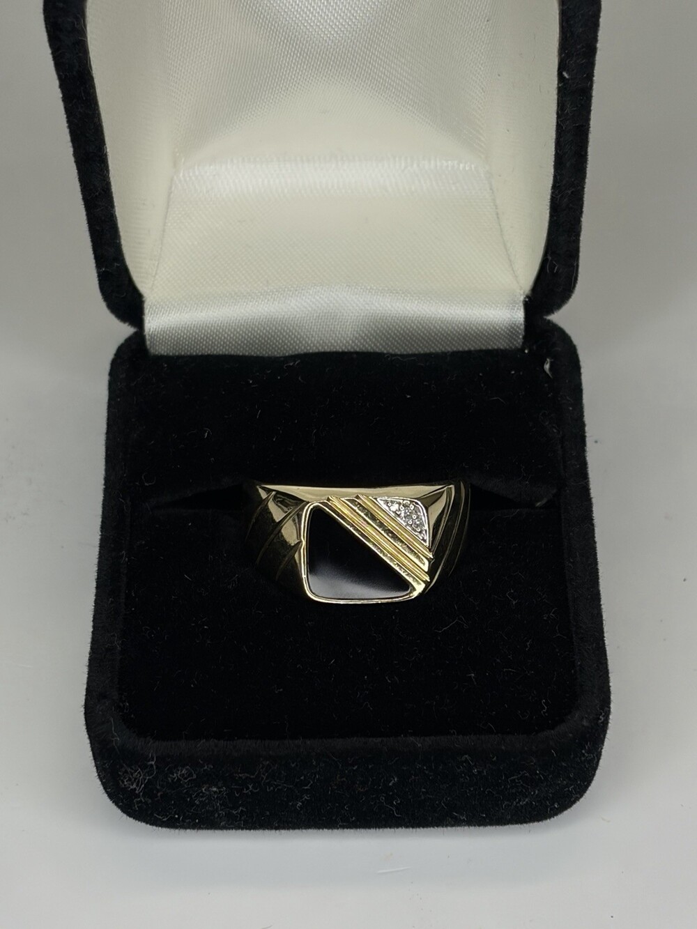 Vintage 10K Yellow Gold Black Onyx Real Diamond Ring Size 11 Men's Signet 3.9g